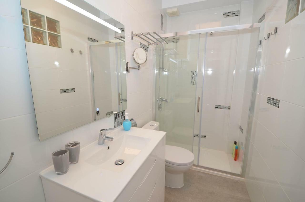 Punta Prima Pleasure With Private Parking In A Gated Community Close To The Beach Torrevieja Exterior photo
