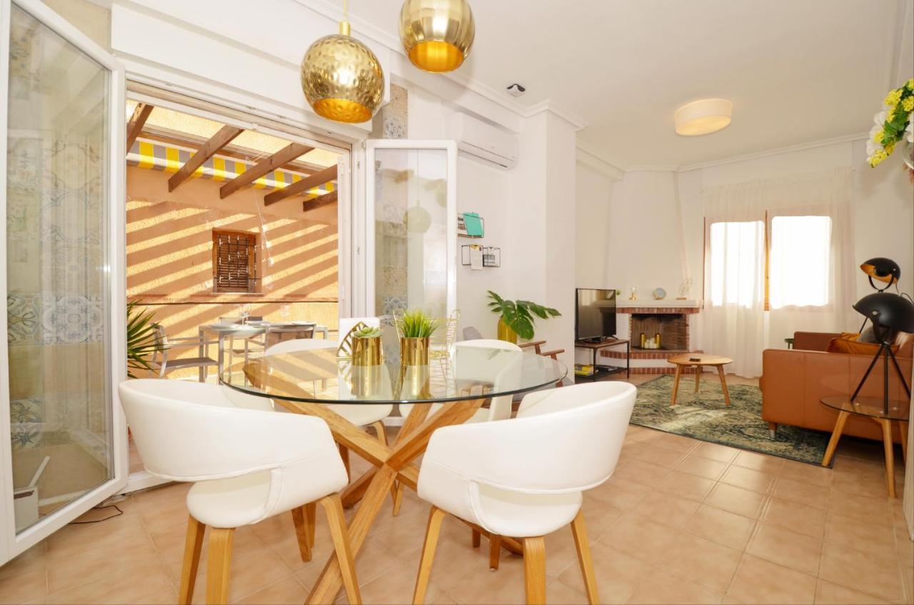 Punta Prima Pleasure With Private Parking In A Gated Community Close To The Beach Torrevieja Exterior photo