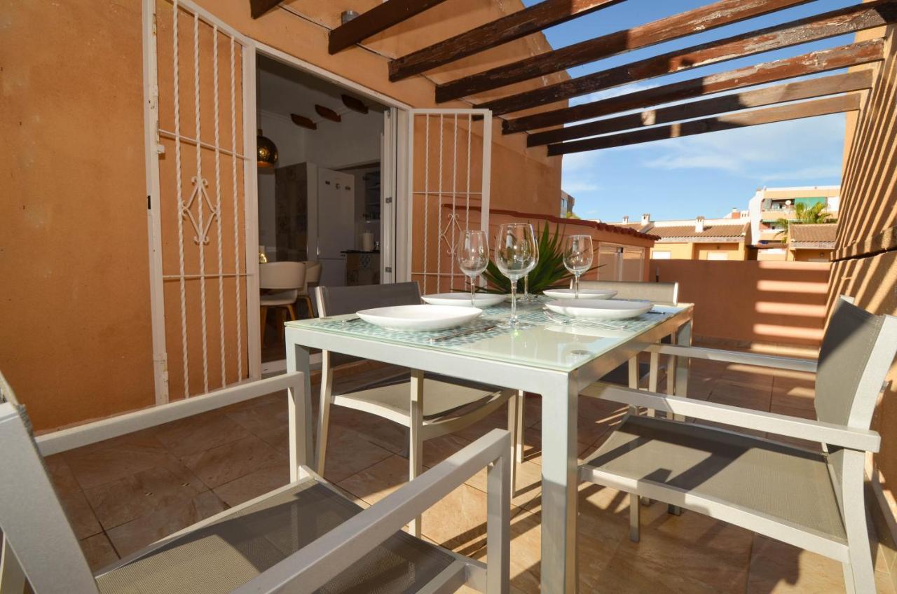 Punta Prima Pleasure With Private Parking In A Gated Community Close To The Beach Torrevieja Exterior photo